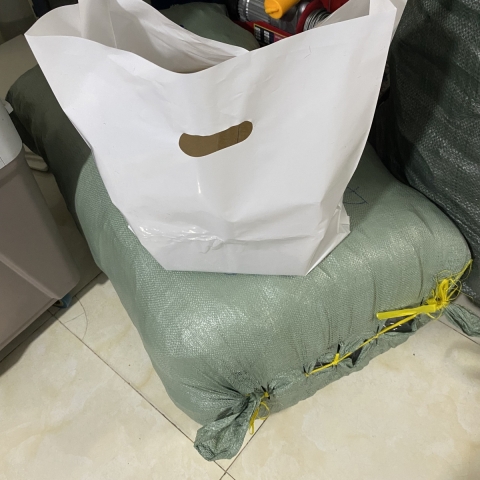 Xuất hàng cho khách