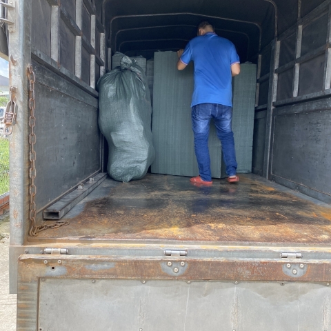 Xuất hàng cho khách