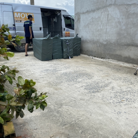 Xuất hàng cho khách