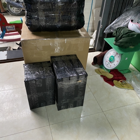 Xuất hàng cho khách